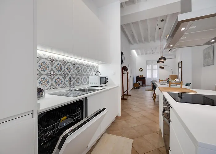 Hb - Luxury Boutique Mercado